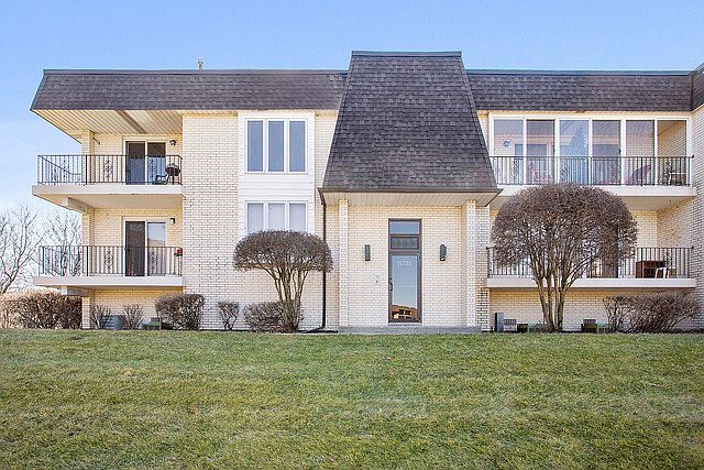 1st image of 15725 Deerfield Ct Unit 2E