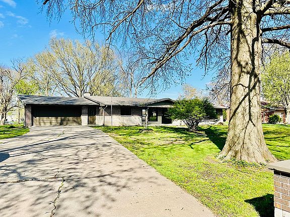 Long & Spacious Drive Way