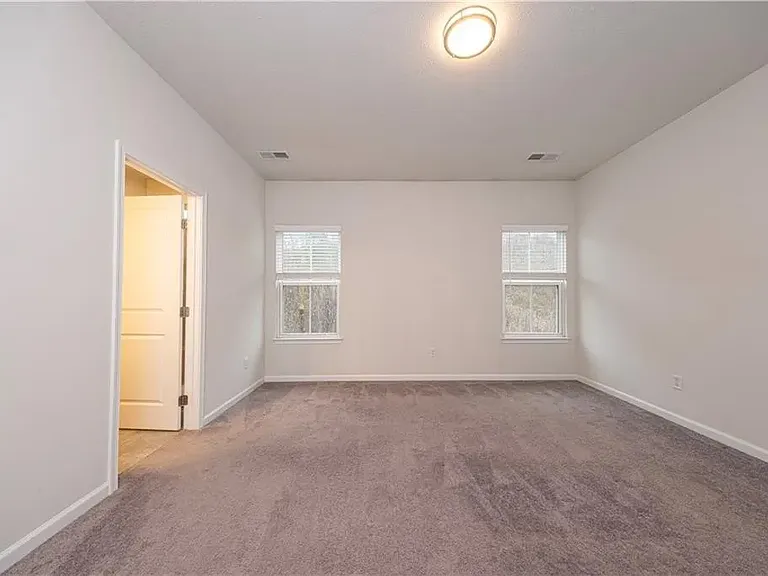 504 Florida Blvd — Photo 24