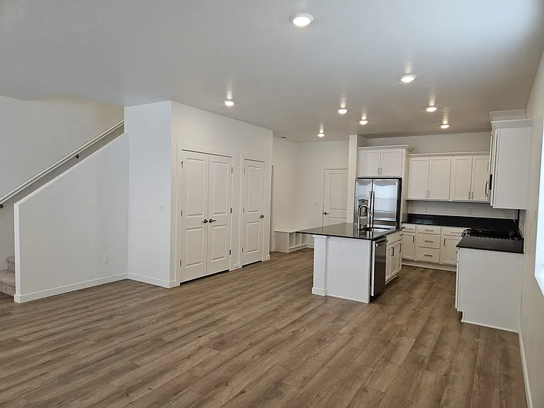 4148 W Perspective St — Photo 4