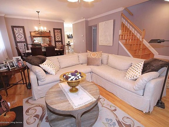 3rd image of 45 Cromwell Ave