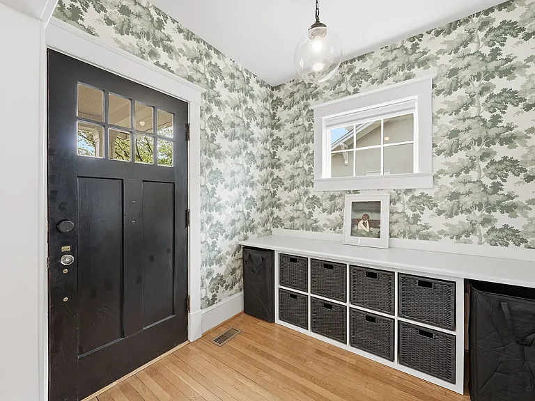 236 N Edgewood St — Photo 5