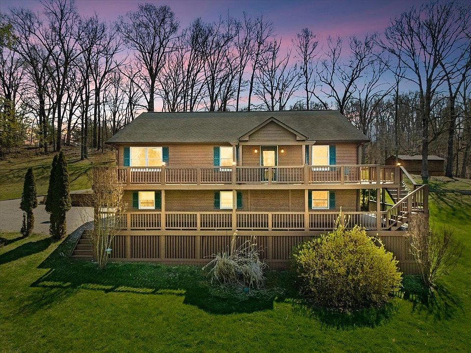 1st image of 4660 Blue Heron Dr