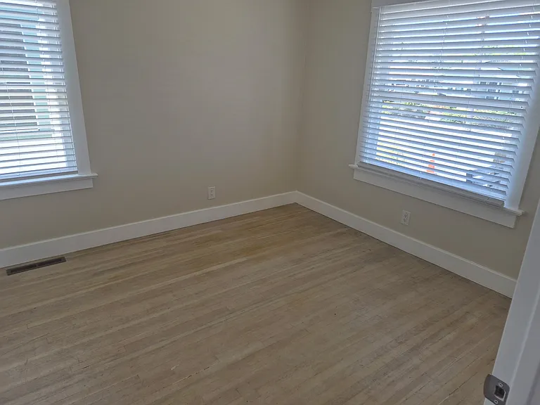 3537 Louisiana St — Photo 11