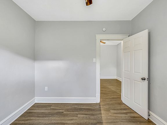 4th image of 23 E Beatty St #3