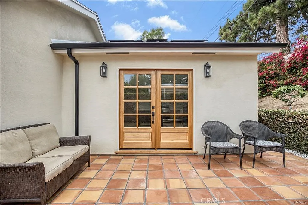 2 bed, 800 sqft, $3,495 — Photo 3