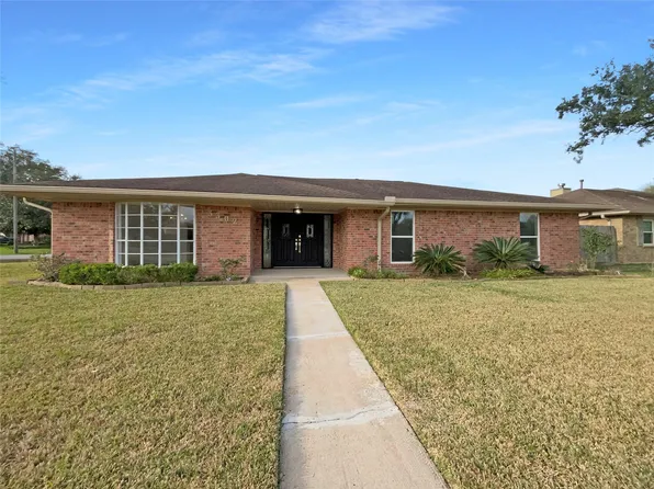 3302 Windsor St, Pearland, TX 77581