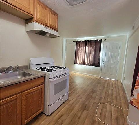 3rd image of 25366 4th St