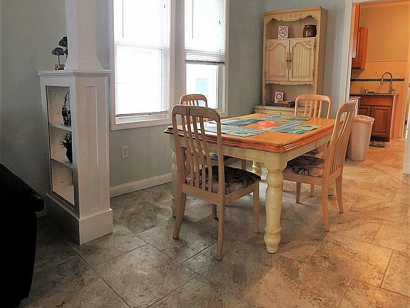 3rd image of 51 Blaine Ave