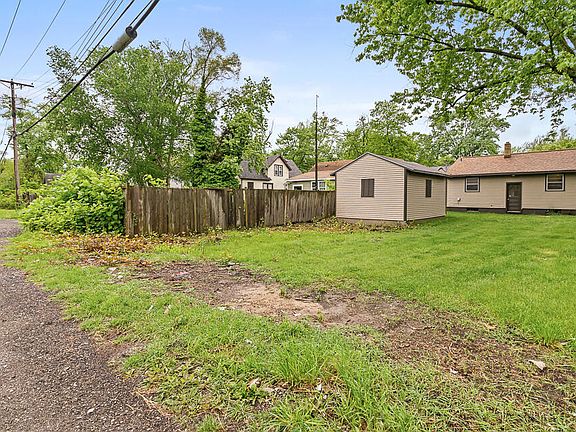 3rd image of 1119 Bishop Ave