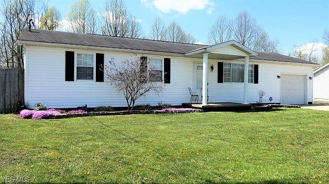 1st image of 132 Ash Cir
