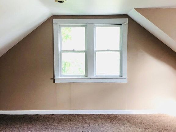 5th image of 251 Roslyn St #2