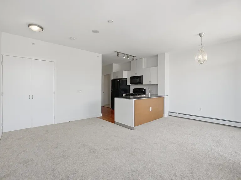 151 W 2nd St #1906 — Photo 8