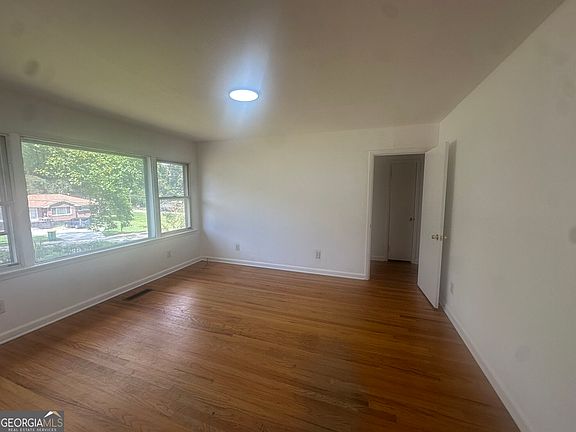 4th image of 5632 Ash St
