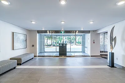 477 Elizabeth St — Photo 4