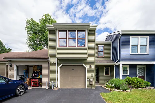 22 Lexington Dr Photo 1