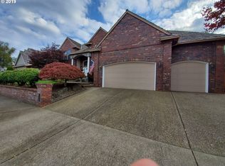 11341 SE Highland Loop, Clackamas, OR 97015