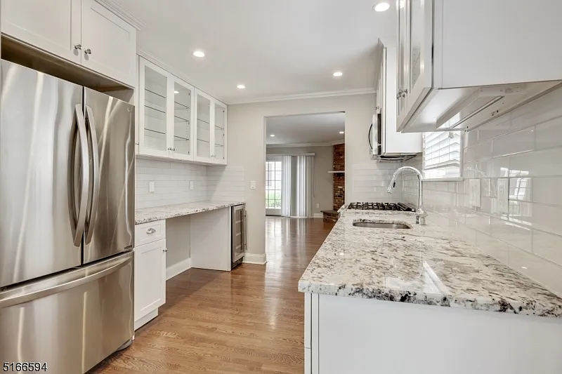 3 bed, 3.5 bath, $5,600 — Photo 3