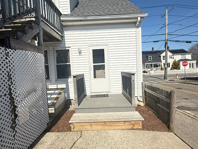 406 Court St #406 — Photo 2