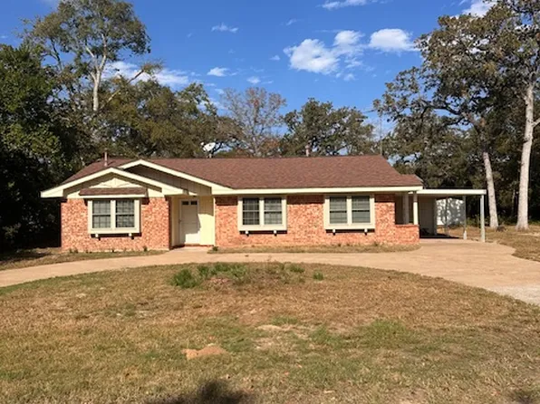 10 Catalina Ln, Hilltop Lakes, TX 77871