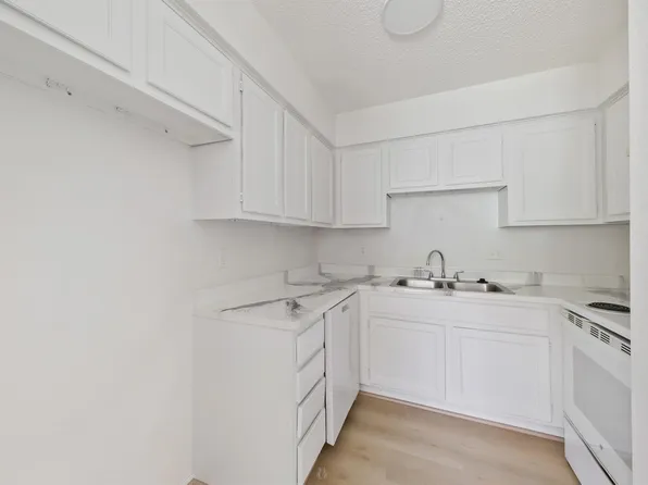 700 Lyle West Ave #D, Cleveland, TX 77327