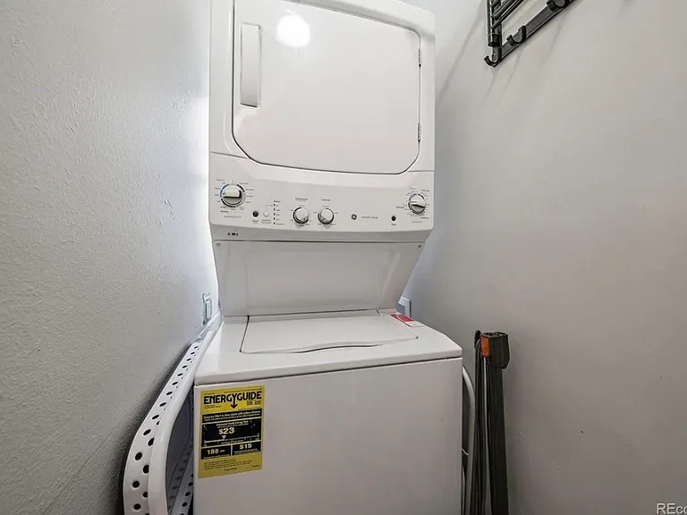 217 E Cedar Ave — Photo 14