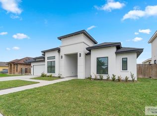 1321 White Oak Dr W, Harlingen, TX 78552