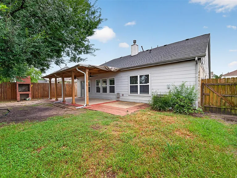 3223 Legends Creek Dr — Photo 20