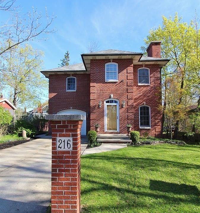 1st image of 216 California Dr