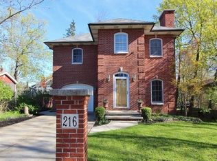 216 California Dr, Williamsville, NY 14221