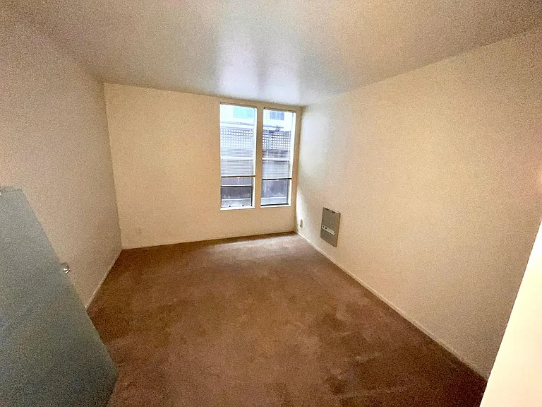 300 Vernon St #7 — Photo 9