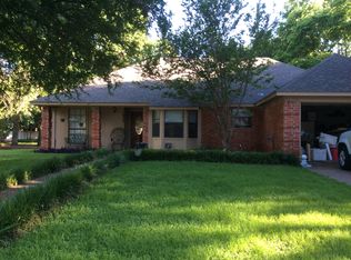 1032 Oak Valley Rd, Burleson, TX 76028