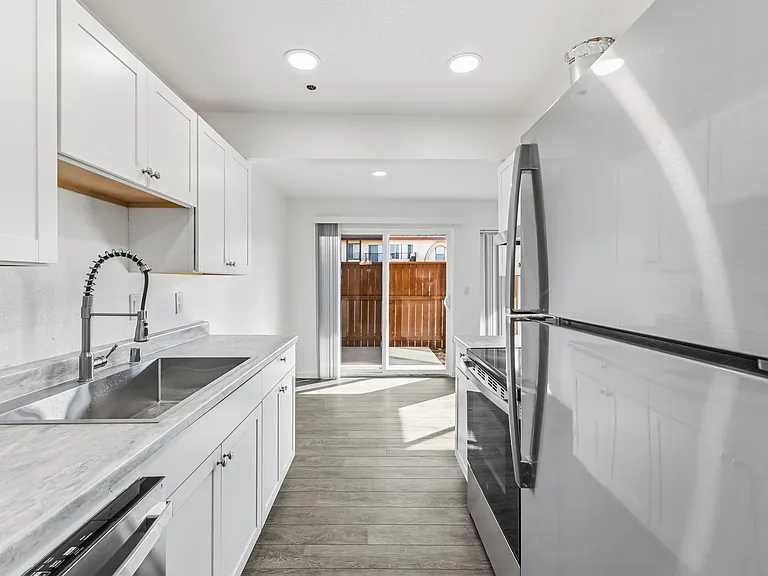 Oakbrook Apartments — Photo 33