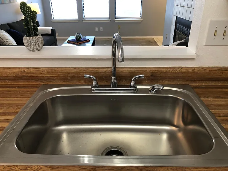 1402 Byers Ln — Photo 9