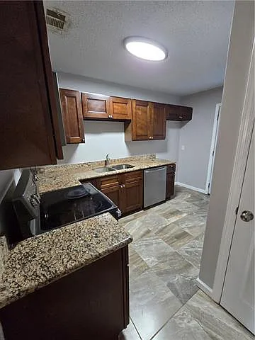 508 Heritage Cv — Photo 10