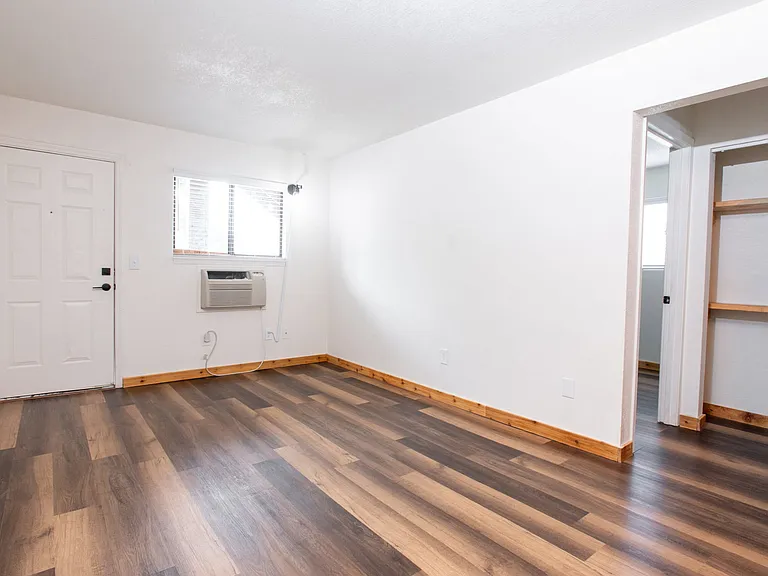 338 N Lorraine Ave — Photo 11