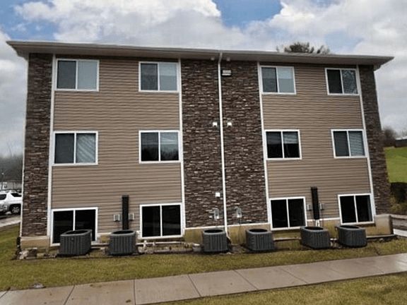 2nd image of 400 Tremont Park Cir #18518442