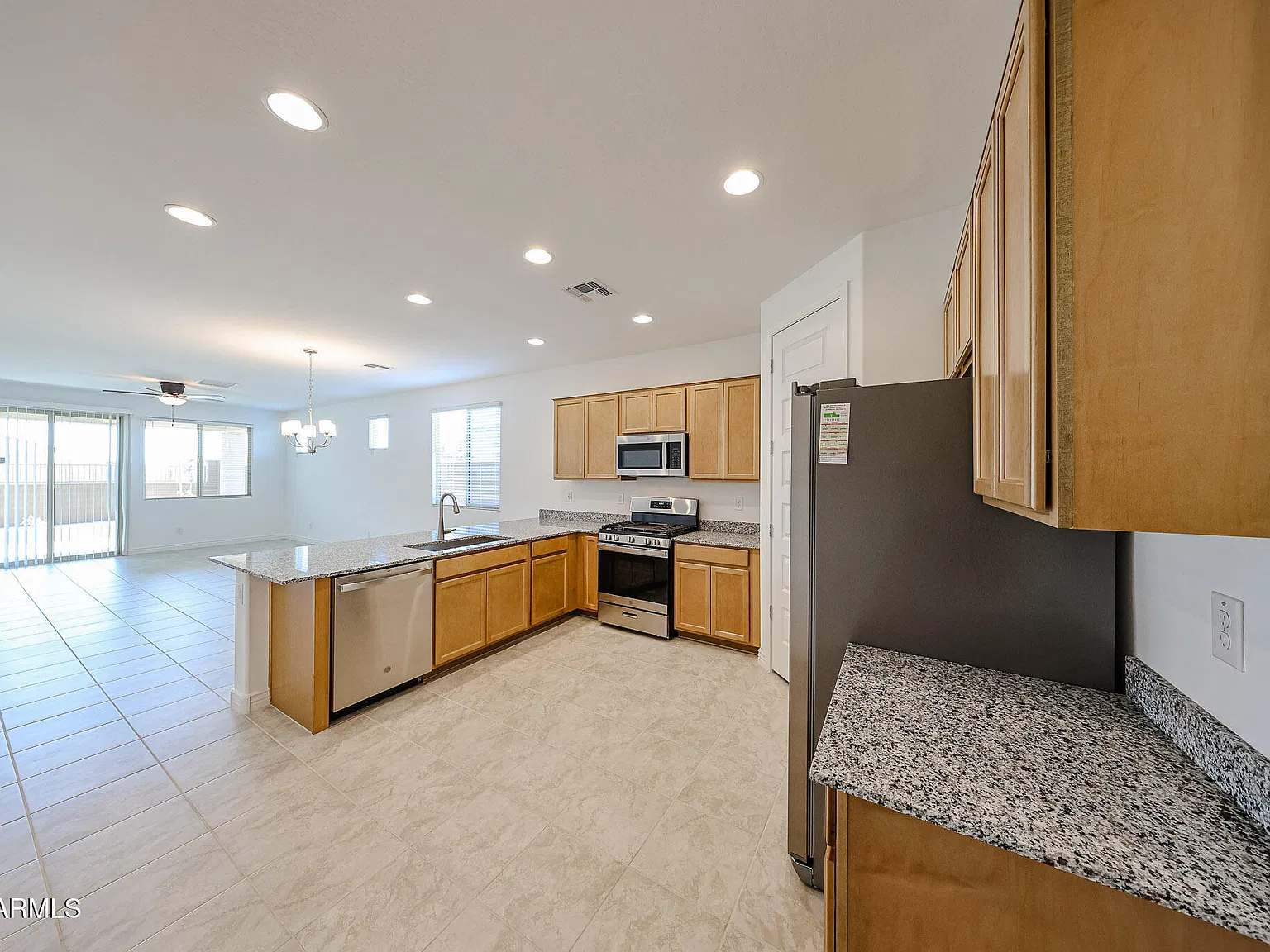 4 bed, 2.5 bath, 1980 sqft, $2,450 — Photo 4
