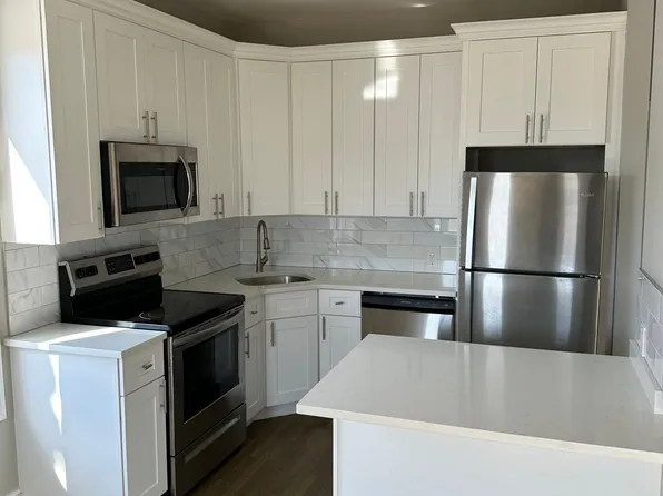 3 Grant Ave APT 1, Islip, NY 11751