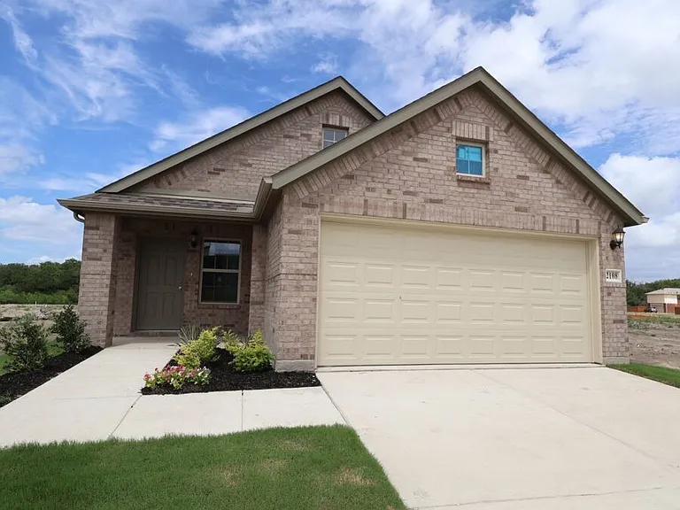 2108 Osage Trl — Photo 2