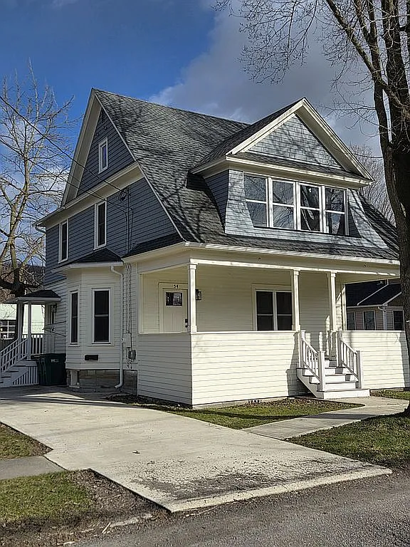 54 Perry Ave photo 1