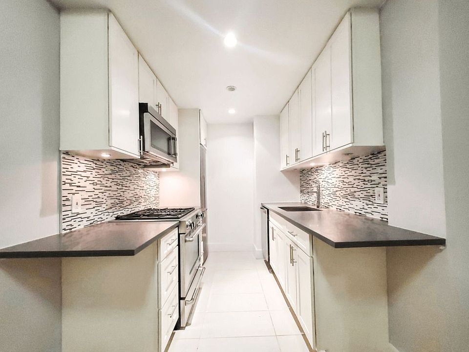 1st image of 301 E 47th St APT 14E