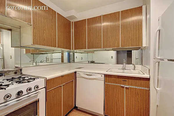 Sold by Corcoran | media 23