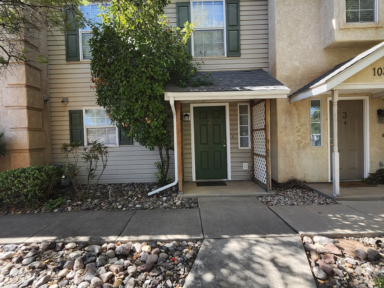 2 bed, 1.5 bath, 1300 sqft, $1,450 — Photo 2