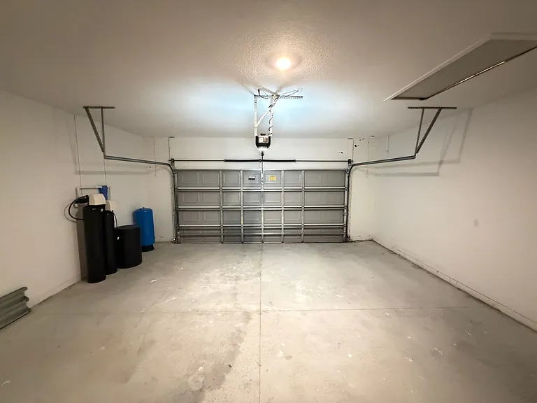 731 Schrader Ave SW — Photo 39