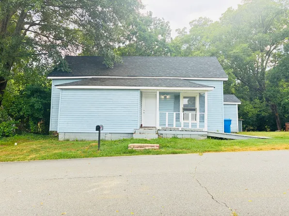 330 D St, Lincolnton, NC 28092