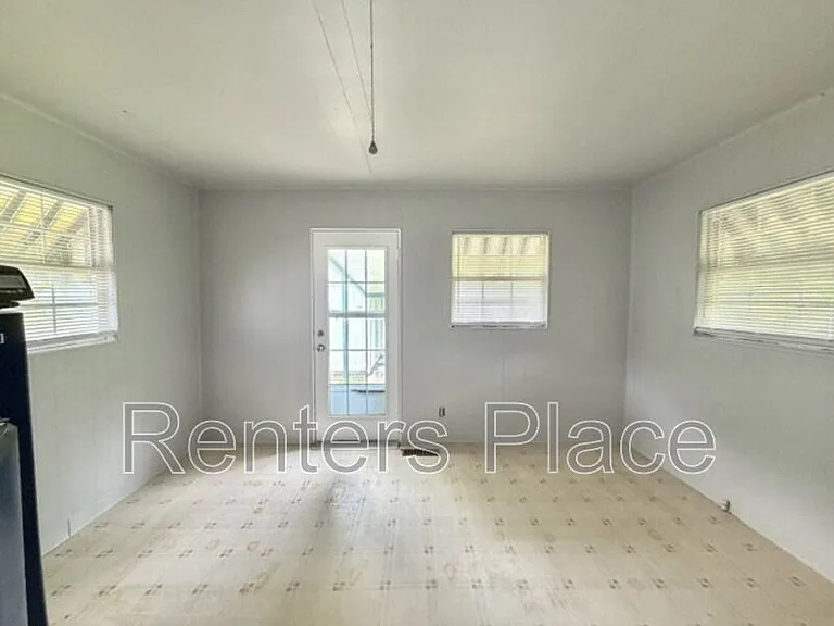 204 S Birch St — Photo 12