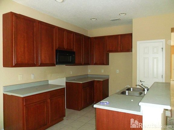 3rd image of 571 Cascading Creek Ln