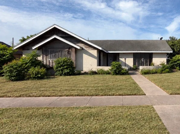 3221 Casa Bonita Dr, Corpus Christi, TX 78411