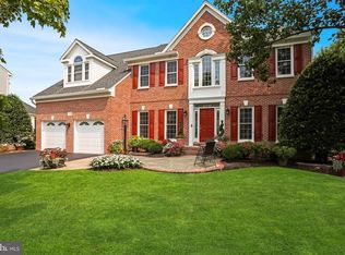2564 Fox Hound Ct, Herndon, VA 20171